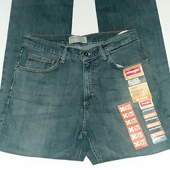 NWT Wrangler jeans relaxed straight leg MED WASH - Picture 6 of 8